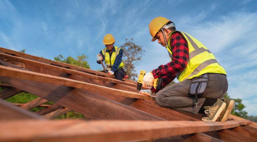 Professional gutter cleaning in Milford, IA